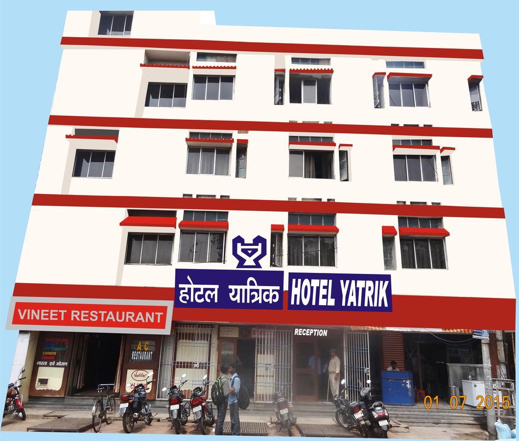 Hotel Yatrik เดฟการ์ ภายนอก รูปภาพ